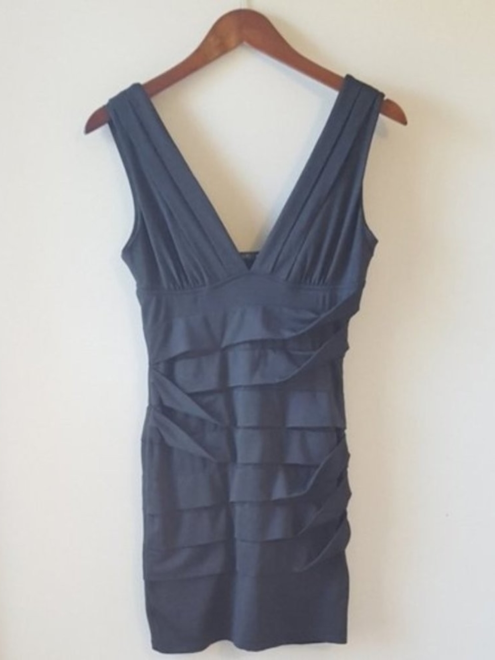 Max Rave Black V-Neck Ruffle Bodycon Dress